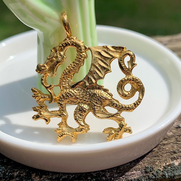 Vintage Detailed Dragon Pendant